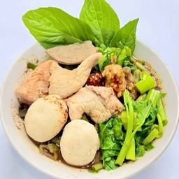 ก๋วยเตี๋ยวน้ำตกหมู