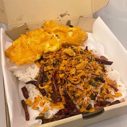 ข้าวน้ำพริกกากหมูแซ่บไข่เจียว