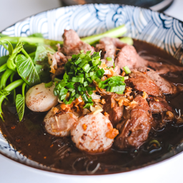 ก๋วยเตี๋ยวเรือเนื้อตุ๋น