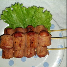 เบคอนไก่ พันไส้กรอกแดงในตำนาน