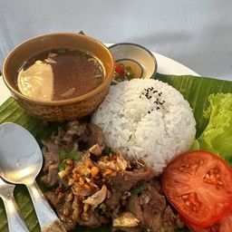 ข้าวหมูกระเทียม