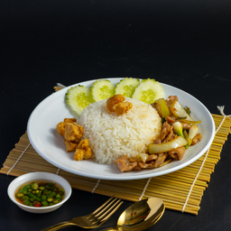 ผัดน้ำมันหอยราดข้าว