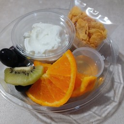 กรีกโยเกริต์(ผลไม้อาจมีการเปลี่ยนแปลง)