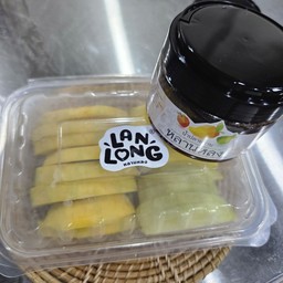 น้ำปลาหวาน (250 กรัม) + มะม่วง 1 ชุด (200 กรัม)