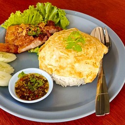 หมูสามชั้นทอดน้ำปลา ไข่เจีัยว