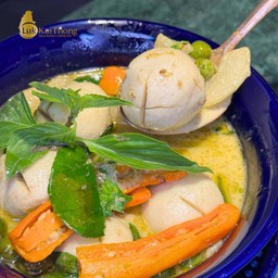 แกงเขียวหวานลูกชิ้นปลาภูเก็ต