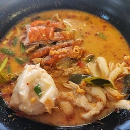 เกี๊ยวกุ้งต้มยำน้ำข้นเป็ดย่าง