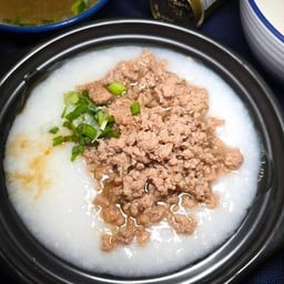 โจ๊กเกลืออาซิ้มหมูสับหมูตุ๋นไข่ขยี้