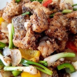 ปลากระพงผัดพริกไทยดำ(ชิ้น)