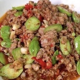 กะปิสะตอผัดหมูสับ