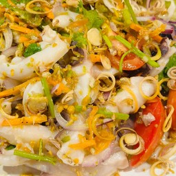 ยำหมึกสดๆ สูตร so good ต้องลอง (มีจำกัดจำนวน)