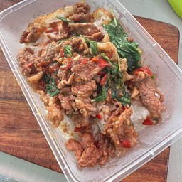 ข้าวกะเพราเนื้อ