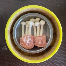 เห็ดหลินห่อหมู