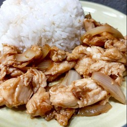 ข้าวไก่ผัดหอมใหญ่