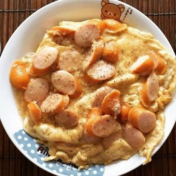 ข้าวไข่ข้นไส้กรอก