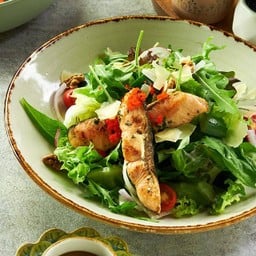 สลัดแซลมอนย่าง