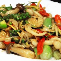 ผัดขี้เมา (กับข้าว)