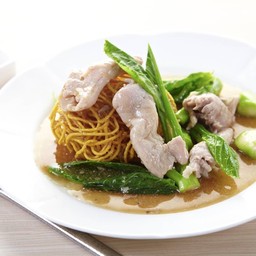 [ร้านราดหน้าจักรพรรดิ์] บะหมี่กรอบราดหน้าหมู