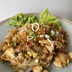 [ร้านราดหน้าจักรพรรดิ์] ก๋วยเตี๋ยวคั่วไก่