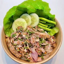ข้าวหมูย่างน้ำตก