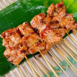 หมูปิ้งโบราณ10ไม้+ข้าวเหนี่ยว2ห่อ