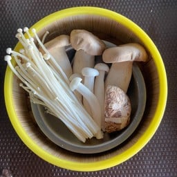 ชุดเห็ด