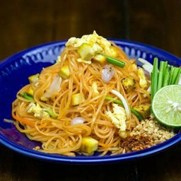ผัดไทยรอยัลมังสวิรัติ