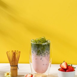 Matcha Strawberry Latte