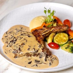 สเต็กหมูสันนอกติดกระดูก