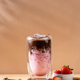 Iced Cocoa Strawberry latte