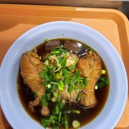 ก๋วยเตี๋ยวไก่  น่องไก่