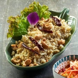 ปลาดุกฟูกับยำมะม่วง