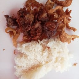 หมูทอดเจียงฮาย หน้าโรงเรียน