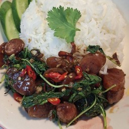 กะเพราไก่เชียง ราดข้าว