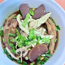 ก๋วยเตี๋ยวไก่ ไก่ฉีก+ขา