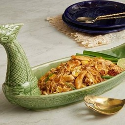ผัดไทยรอยัลไก่