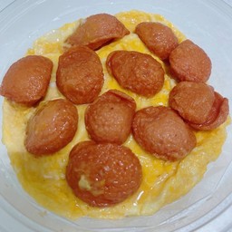 ข้าวไข่ข้นไส้กรอก