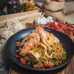 กะเพราเส้นบะหมี่-ทะเล