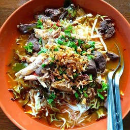 ขนมจีนน้ำเงี้ยว