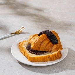 Chocolate Croissant 120g.