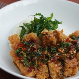 กะเพราไก่กร๊อบกรอบ