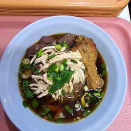 ก๋วยเตี๋ยวไก่  ไก่ฉีก+น่องไก่