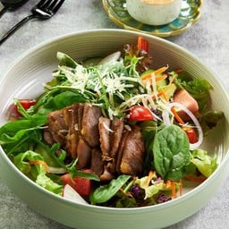 สลัดหมูย่าง สไปซี่