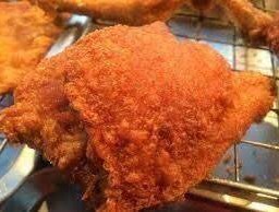 สะโพกไก่ทอดชิ้นละ