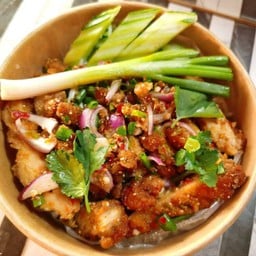 ข้าวยำไก่แซ่บ