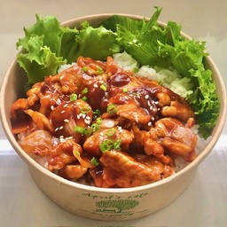 ข้าวราดผัดซอสโคชูจัง