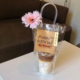 เครื่องดื่ม 1 แก้ว + ดอกไม้ + ใส่ข้อความตามสั่งได้ แจ้งในโน๊ตได้เลยค่ะ