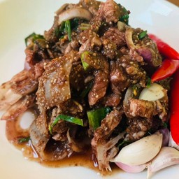 ก้อยเนื้อคั่วขม