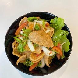 ยำหมูยอทอด