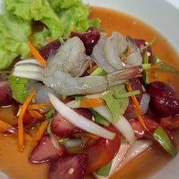 ยำสตรอเบอรี่กุ้งสด